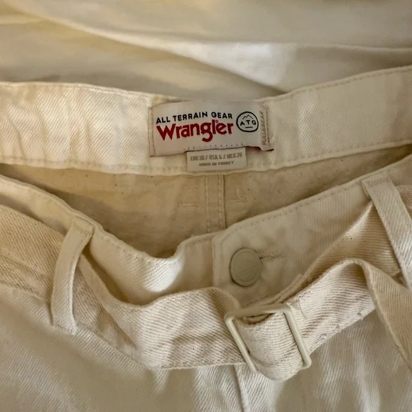 Wrangler All Terrain Cream Pants - Picture 2 of 2